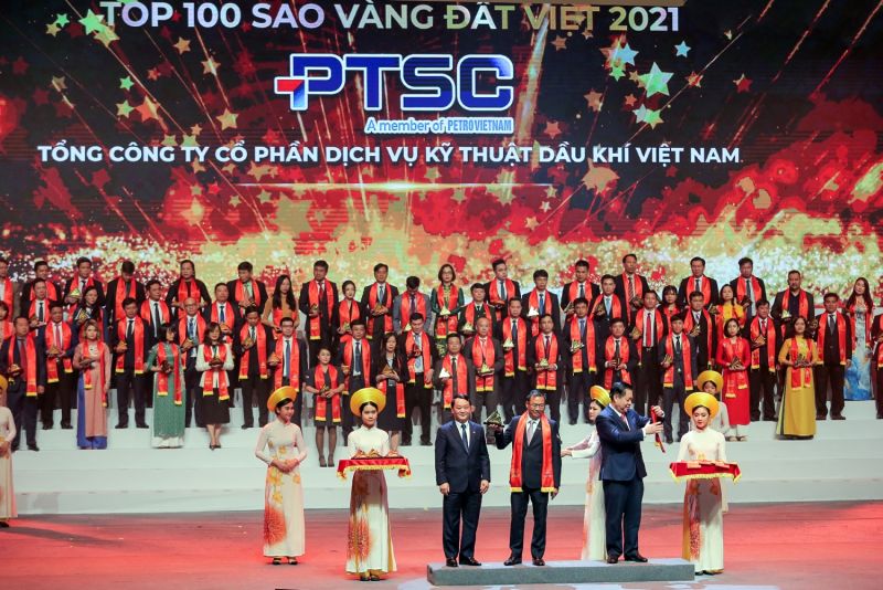 Ông Trần Hoài Nam, Phó Tổng Giám đốc PTSC nhận Giải thưởng Sao Vàng Đất Việt 2021