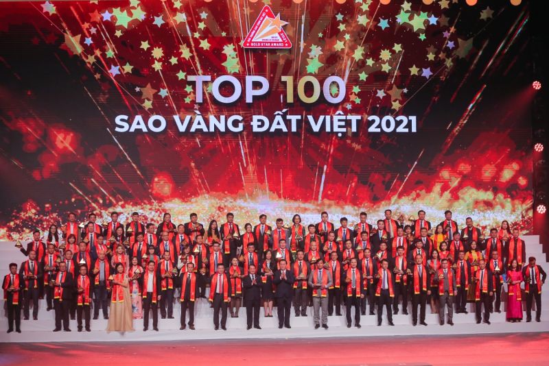 Đại diện các doanh nghiệp lọt Top 100 Sao Vàng đất Việt 2021