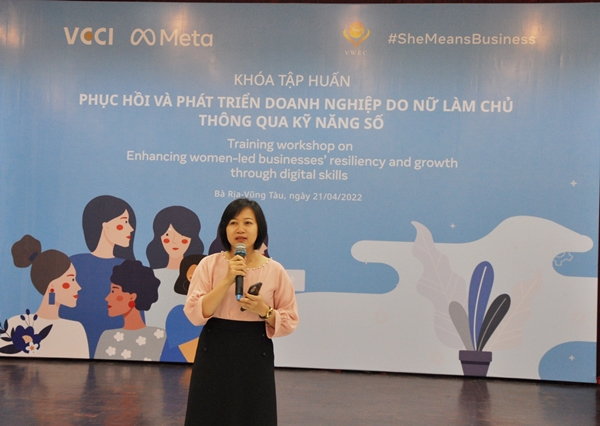 Bà Nguyễn Xuân Bích Thoại, Phó Giám đốc VCCI Chi nhánh Vũng Tàu phát biểu tại lớp tập huấn.