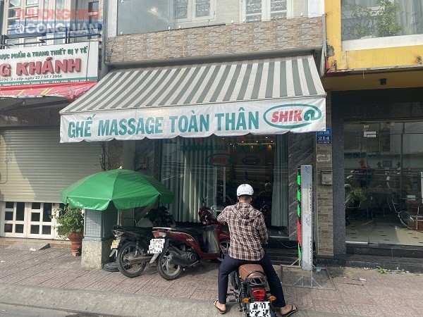 Cửa hàng ghế massage Shika có địa chỉ tại số 216 Phạm Ngũ Lão, Phường 7, Quận Gò Vấp, TP. HCM