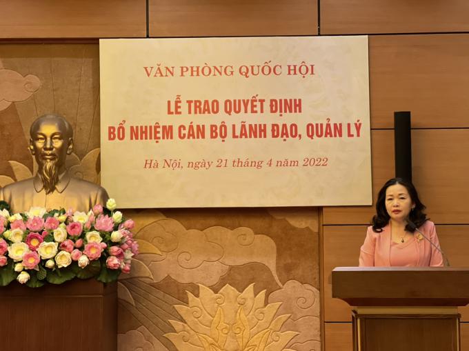 Tân Tổng Biên tập Báo Đại biểu Nhân dân Phạm Thị Thanh Huyền phát biểu tại buổi lễ