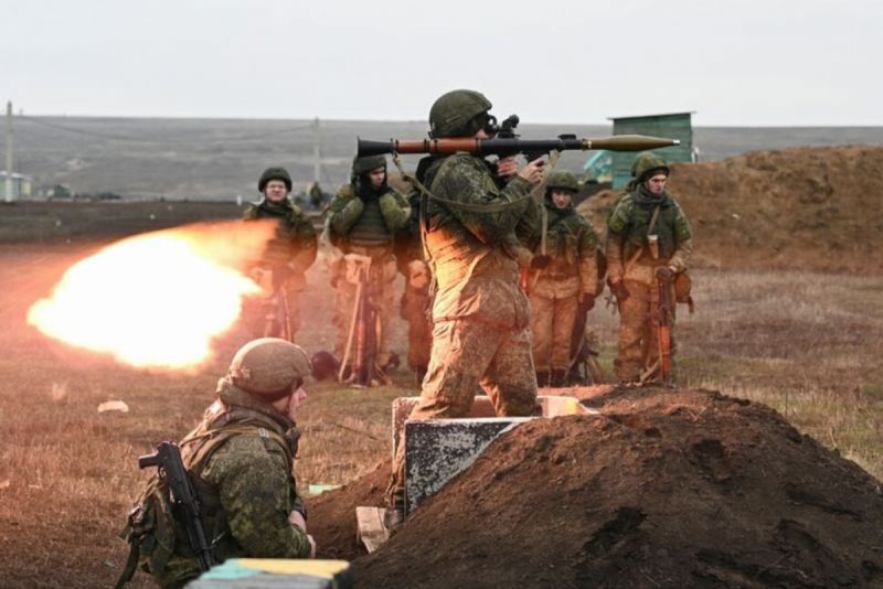 Quân đội Nga tập trận ở vùng Rostov, Nga ngày 14/12/2021. Ảnh Reuters
