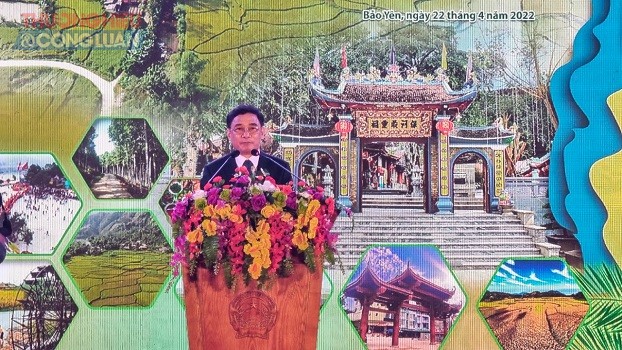 Đồng chí Nguyễn Anh Chuyên - Bí thư huyện uỷ Bảo Yên phát biểu tại buổi lễ