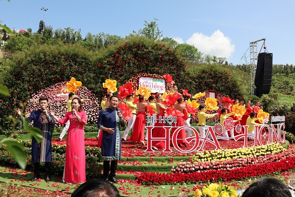 Lễ Hội Hoa hồng Fansipan 2022 là sự kiện đầu tiên trong chuỗi các sự kiện du lịch Hè Sa Pa 2022