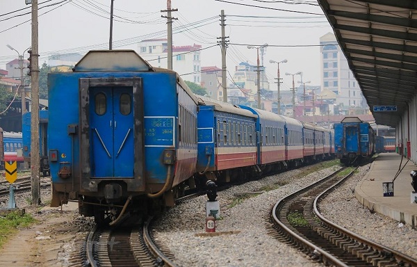 Ngành đường sắt mở bán vé tàu cao điểm vận tải hè