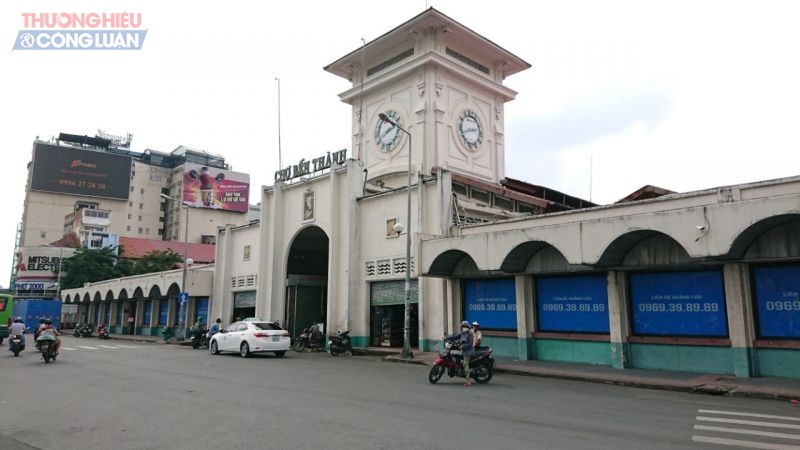 Chợ Bến Thành có địa chỉ tại phường Bến Nghé, quận 1, TP. HCM