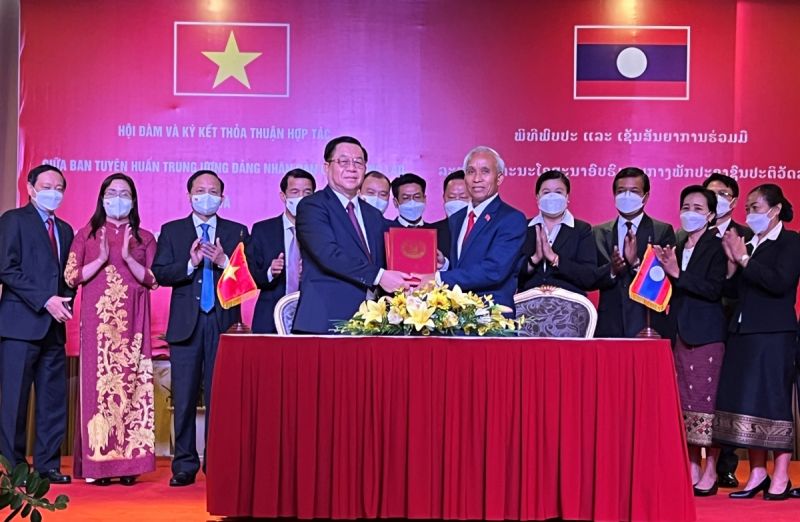 Lễ ký Thỏa thuận hợp tác giữa hai Ban Tuyên Giáo Trung ương Đảng Cộng sản Việt Nam và Ban Tuyên huấn Trung ương Đảng Nhân dân Cách mạng Lào giai đoạn 2022- 2026