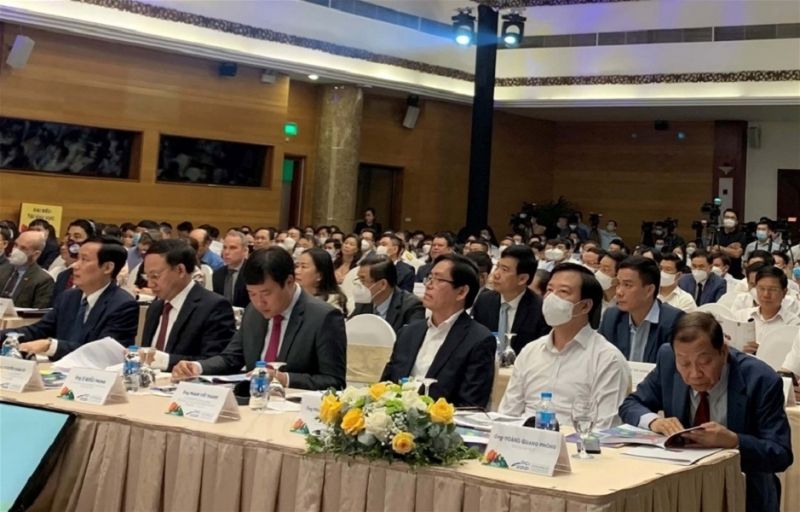 Bí thư Tỉnh uỷ Phạm Xuân Thăng, Chủ tịch UBND tỉnh Triệu Thế Hùng dự lễ công bố chỉ số PCI năm 2021 tại Hà Nội