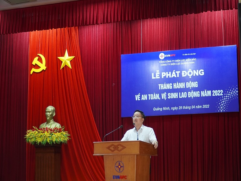 Ông Vũ Hữu Chương - Phó Bí thư Thường trực Đảng ủy, Chủ tịch Công đoàn PC Quảng Ninh phát biểu tại Lễ phát động Tháng hành động về an toàn, vệ sinh lao động năm 2022