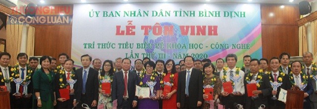 Lễ vinh danh “Trí thức tiêu biểu về KH&CN tỉnh Bình Định lần thứ III năm 2020”.