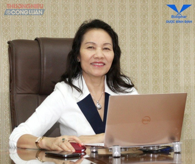 Bà Phạm Thị Thanh Hương, Tổng giám đốc Công ty CP Dược – Trang thiết bị y tế Bình Định - 01 trong 59 người được vinh danh “Trí thức tiêu biểu về KH&CN tỉnh Bình Định lần thứ IV năm 2022”.