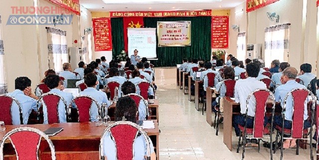 Hệ thống INS sẽ tạo điều kiện để lực lượng QLTT Phú Yên xử lý hiệu quả các VPHC về QLTT. Trong ảnh: Quang cảnh Hội nghị Hệ thống INS sẽ tạo điều kiện để lực lượng QLTT Phú Yên xử lý hiệu quả các VPHC về QLTT. Trong ảnh: Quang cảnh Hội nghị