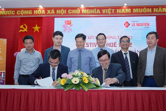 Ký kết hợp đồng tài trợ với Công ty Lê Nguyễn- Đà Nẵng
