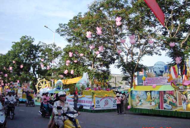 xe hoa sẽ chạy quanh thành phố Huế và vùng phụ cận