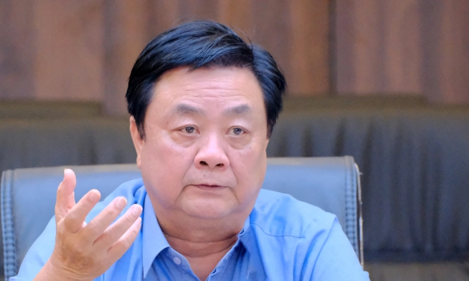 Bộ trưởng Lê Minh Hoan yêu cầu các đơn vị thuộc Bộ NN-PTNT tập trung tháo gỡ các vướng mắc liên quan đến hoạt động nhập khẩu cá tầm. Ảnh: Đức Minh.