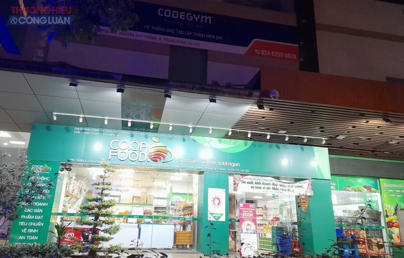 cửa hàng thực phẩm Co.op Food có địa chỉ tại Toà 17T4 Hapulico Complex, số 1 Nguyễn Huy Tưởng, quận Thanh Xuân, TP Hà Nội.