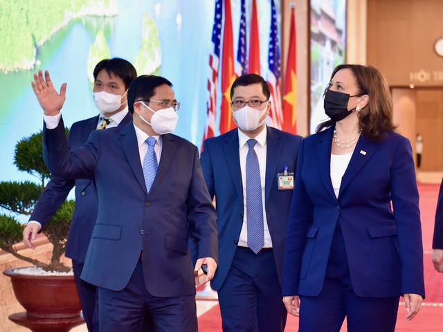 Thủ tướng Phạm Minh Chính tiếp Phó Tổng thống Hoa Kỳ Kamala Harris trong chuyến thăm Việt Nam, ngày 25/08/2021