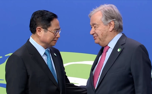 Trong khuôn khổ Hội nghị COP26 tại Anh, Thủ tướng Chính phủ Phạm Minh chính đã có cuộc gặp với Tổng Thư kýLHQ António Guterres, ngày 01/11/2021