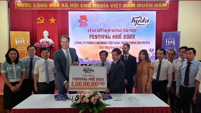 Bia Carlsberg Việt Nam tài trợ 8 tỷ đồng- Nhà tài trợ Bạch kim của Festival Huế 2022