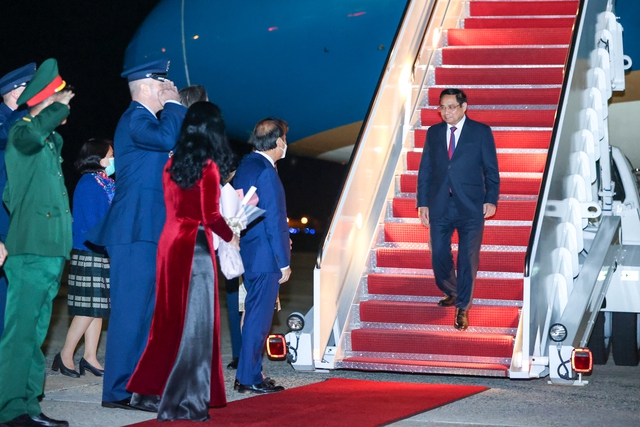 Thủ tướng Phạm Minh Chính và Đoàn đại biểu Việt Nam bắt đầu chuyến công tác tham dự Hội nghị Cấp cao Đặc biệt ASEAN-Hoa Kỳ; thăm, làm việc tại Hoa Kỳ và Liên Hợp Quốc từ ngày 11-17/05. Ảnh VGP/Nhật Bắc
