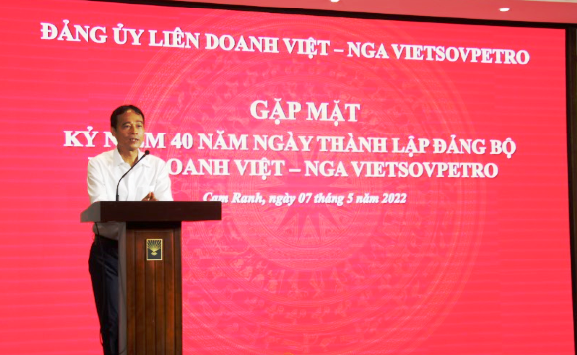 Đồng chí Nguyễn Quỳnh Lâm - Bí thư Đảng ủy, Tổng Giám đốc Vietsovpetro phát biểu tại buổi gặp mặt.