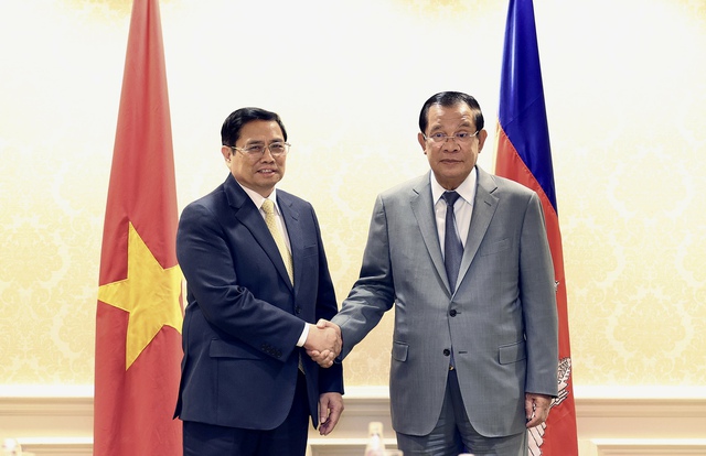 Thủ tướng Chính phủ Phạm Minh Chính và Thủ tướng Campuchia Hun Sen (Ảnh: VGP/Nhật Bắc)