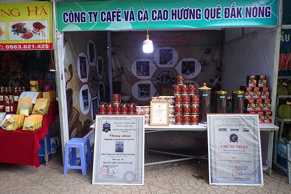 Gian hàng cà phê Hương Quê- Đắk Nông