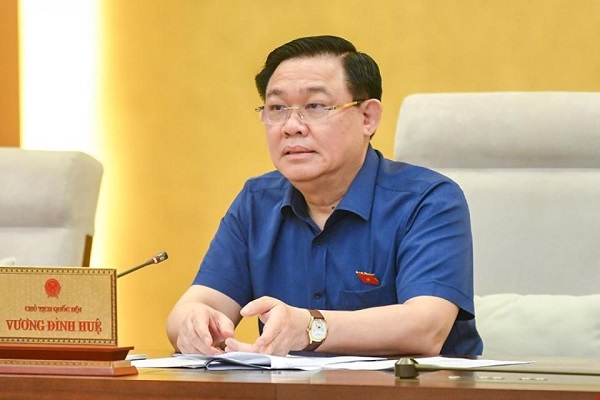 Chủ tịch Quốc hội Vương Đình Huệ phát biểu tại phiên họp (Ảnh: Quochoi.vn)