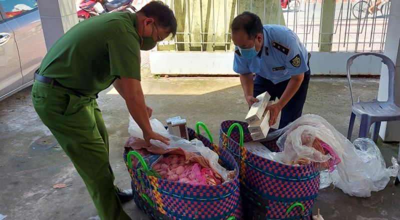 Cục Quản lý thị trường Vĩnh Long phát hiện 1.240 bao thuốc lá điếu nhập lậu