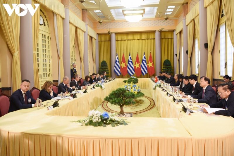 Toàn cảnh buổi hội đàm giữa hai đoàn đại biểu cao cấp của Việt Nam và Hy Lạp