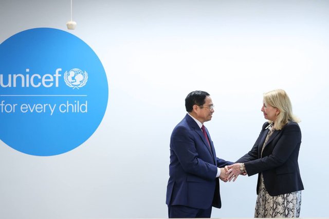 Giám đốc điều hành UNICEF đặc biết hoan nghênh và đánh giá cao những chủ trương, chính sách xuyên suốt của Việt Nam về chăm lo, bảo vệ quyền trẻ em trong các chương trình, kế hoạch hành động quốc gia - Ảnh: VGP/Nhật Bắc