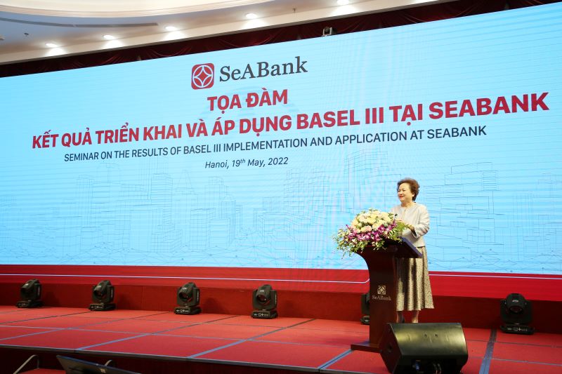 Bà Nguyễn Thị Nga - Phó Chủ tịch thường trực SeABank phát biểu tại Tọa đàm.