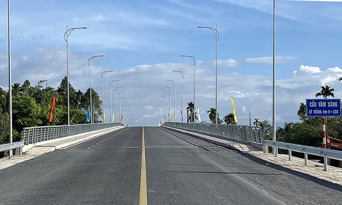 Cầu Vàm Cống bắc qua sông Cần Thơ chính thức thông xe
