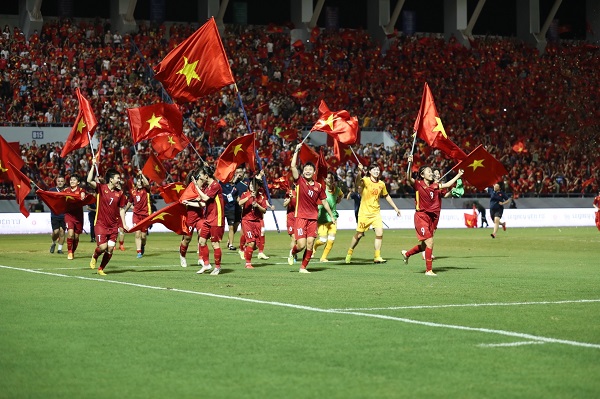 Đội tuyển bóng đá nữ Việt Nam giành huy chương vàng SEA Games (Nguồn ảnh Duy Linh)