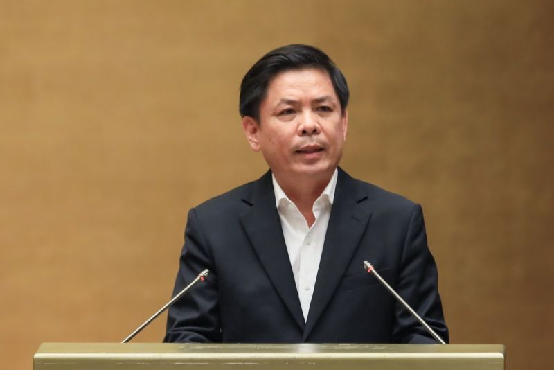 Bộ trưởng Bộ Giao thông vận tải Nguyễn Văn Thể trình bày Tờ trình trước Quốc hội. Ảnh Quochoi.vn