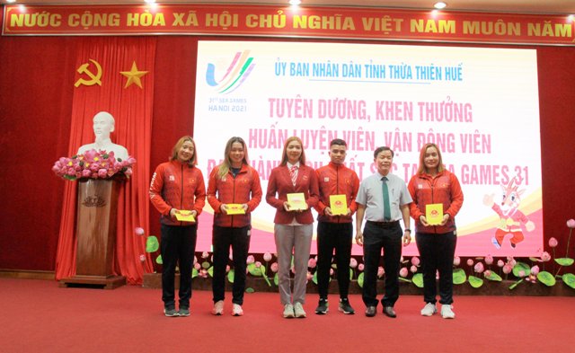 Thừa Thiên Huế khen thưởng các vận động viên, huấn luyện viên đạt thành tích tại SEA Games 31