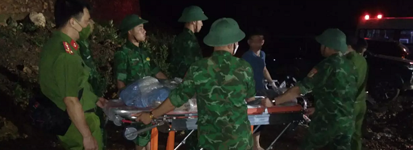 Vĩnh Phúc: Giúp người dân dọn dẹp sau cơn mưa lớn, bất ngờ tường đổ làm 3 người tử vong