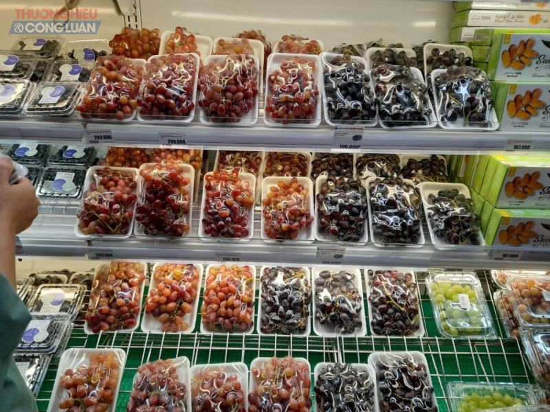Khu vực bày bán hoa quả của Lotte Mart Ba Đình