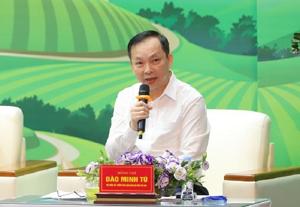 Phó Thống đốc thường trực Ngân hàng Nhà nước Đào Minh Tú giải đáp kiến nghị của đại biểu