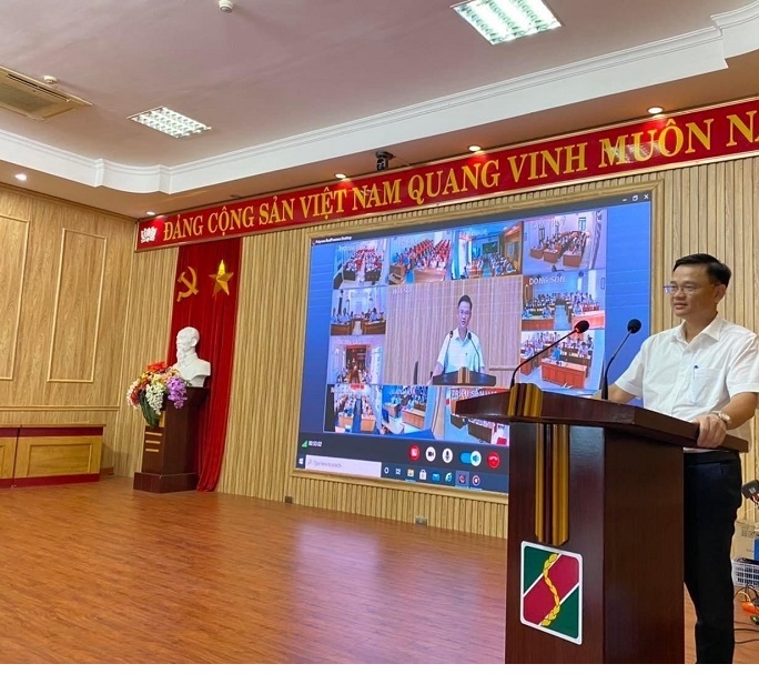 Giám đốc Agribank Thanh Hóa Nguyễn Thuần Phong triển khai hội nghị tại Agribank Thanh Hóa.