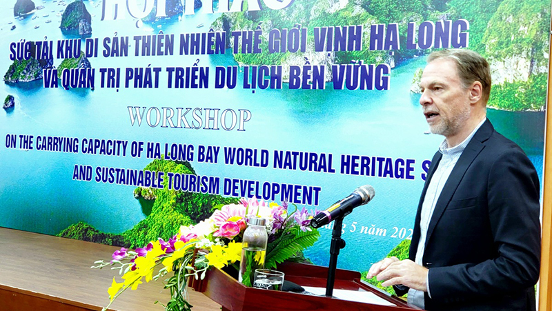 Ông Christian Manhart, Trưởng Đại diện Tổ chức UNESCO tại Việt Nam nhấn mạnh: Để giữ gìn, bảo tồn và phát huy giá trị của di sản, đã đến lúc chính quyền và các ngành chức năng phải có chiến lược nhằm bảo vệ di sản trước sự quá tải của cung và cầu