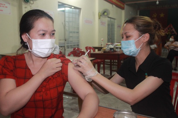 Đồng Nai đẩy nhanh công tác tiêm vaccine phòng Covid-19 cho người dân trong tỉnh