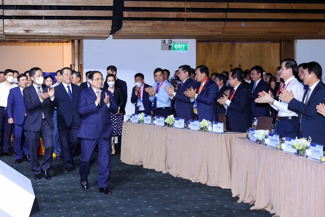 Thủ tướng Chính phủ Phạm Minh Chính dự phiên toàn thể - tọa đàm cấp cao của Diễn đàn Kinh tế Việt Nam lần thứ 4