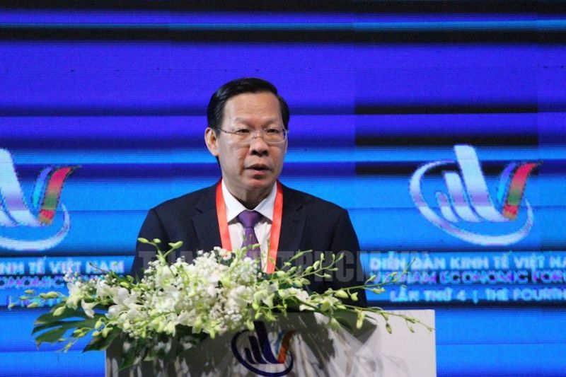 Chủ tịch UBND TP. Hồ Chí Minh Phan Văn Mãi phát biểu khai mạc diễn đàn