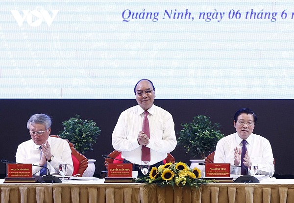 Chủ tịch nước Nguyễn Xuân Phúc chủ trì hội nghị