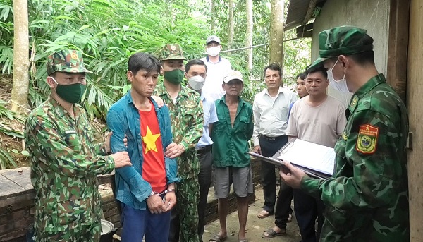 Đối tượng Bùi Minh Thanh bị bắt giữ.