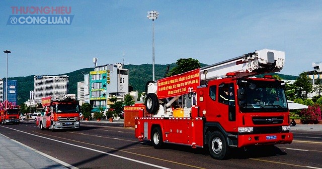 Diễu hành phương tiện PCCC&CNCH. Diễu hành phương tiện PCCC&CNCH.