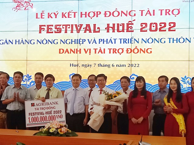Agribank Việt Nam tài trợ cho Festival Huế 01 tỉ đồng