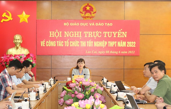 Đồng chí Giàng Thị Dung, Phó Chủ tịch UBND tỉnh chủ trì hội nghị tại điểm cầu tỉnh Lào Cai.