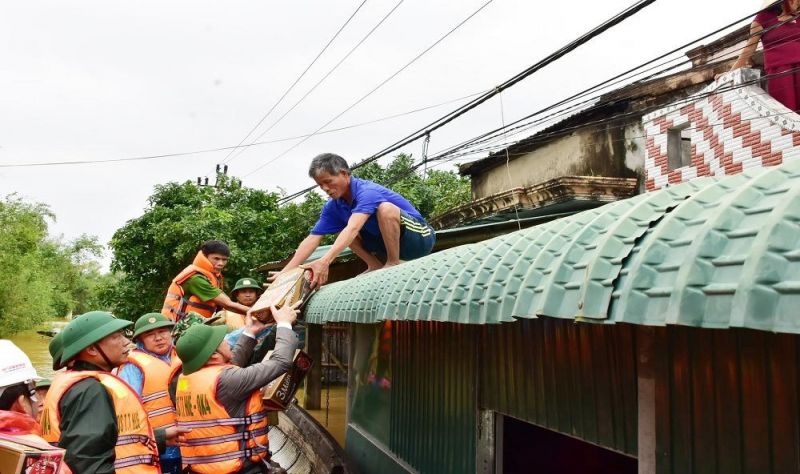 Thừa Thiên – Huế dự trữ 100 tấn gạo, 100 tấn mì ăn liền phục vụ cứu trợ cho nhân dân khi có thiên tai, bão lụt xảy ra